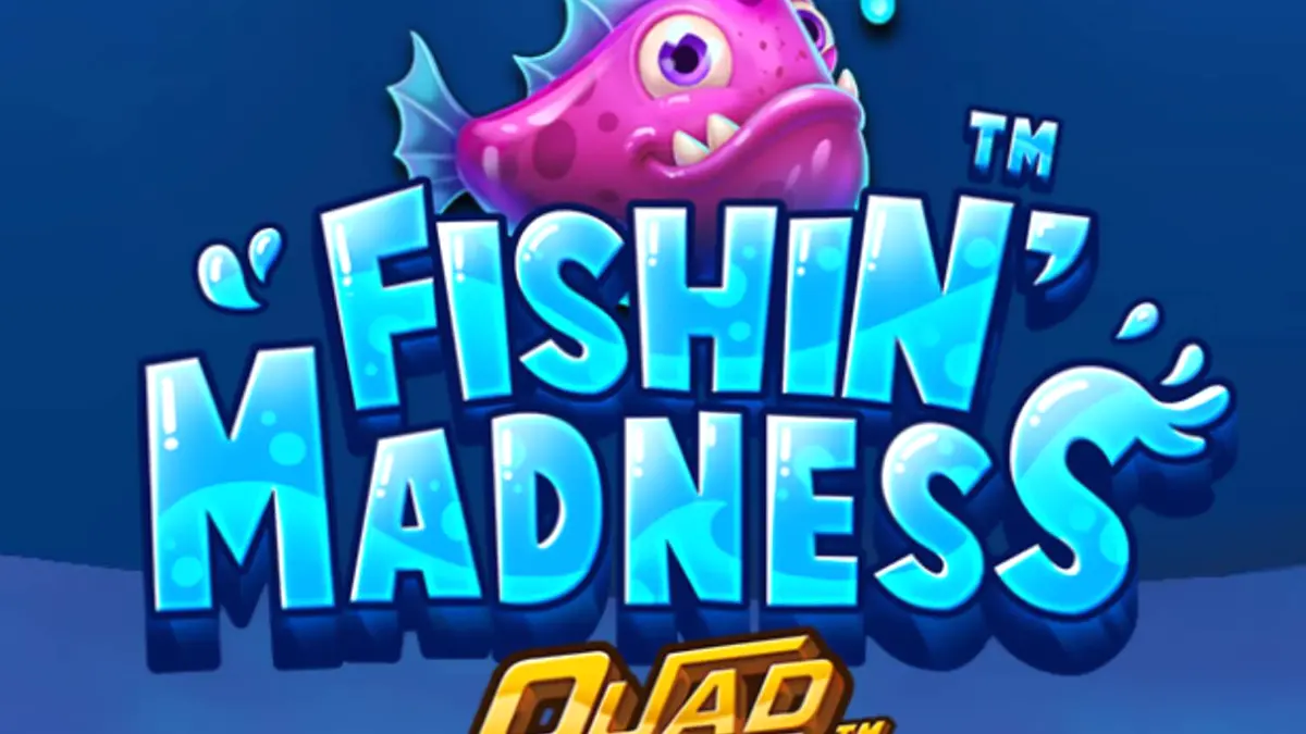 Isang makulay na larawan ng Fishin' Madness Quadgrows slot game na nagpapakita ng mga isda, coral, at naval mine sa ilalim ng dagat, na may lumalawak na reels at mga simbolo.
